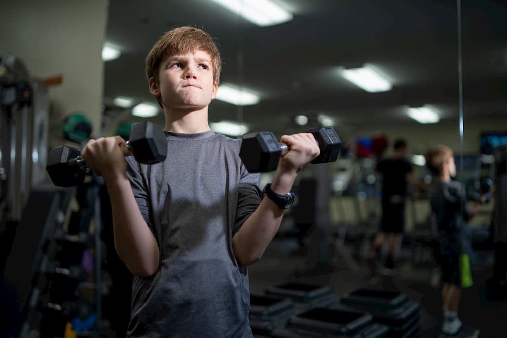 Ejercicios pesas para niños 10 años 2025