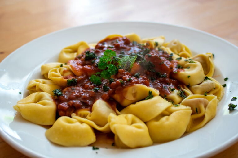 ¿Cenar mucho engorda?